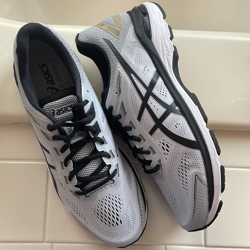Mens ASICS tennis shoes